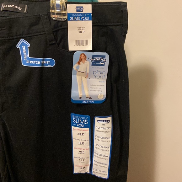 Black Lee Riders Plain Front Jeans 18 Petite w/stretch Waist 36” length 39” - Picture 2 of 11